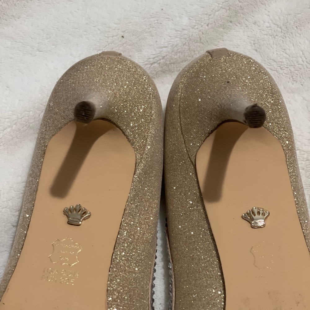 Nina open toe pump